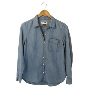 Old Navy Classic Light Wash Denim Button Down Shirt - Women’s Small